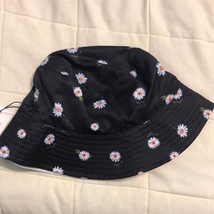 Alice + Olivia by Stacey Bendet Reversible Bucket Hat